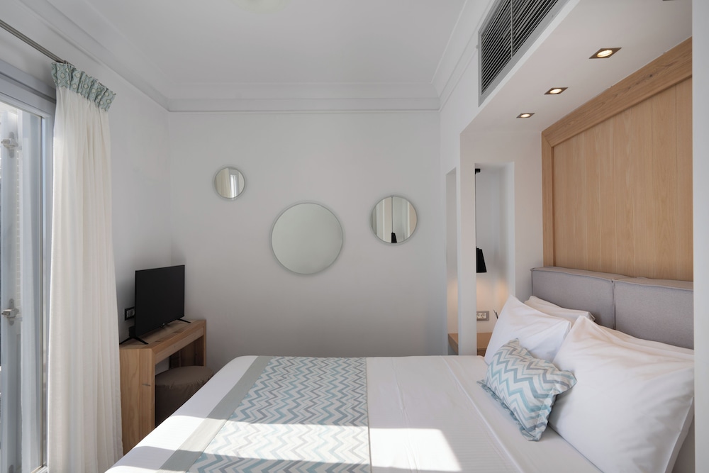 JUNIOR SUITE, SEA VIEW, BALCONY