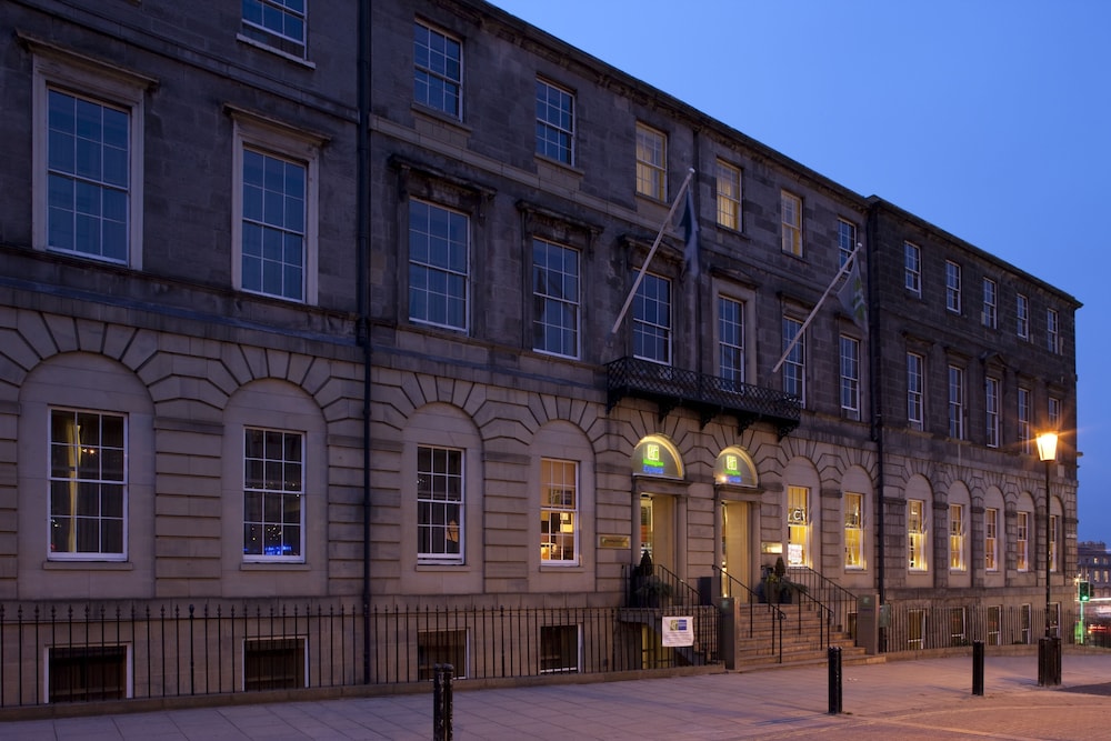 Holiday Inn Express Edinburgh City Centre 51/62