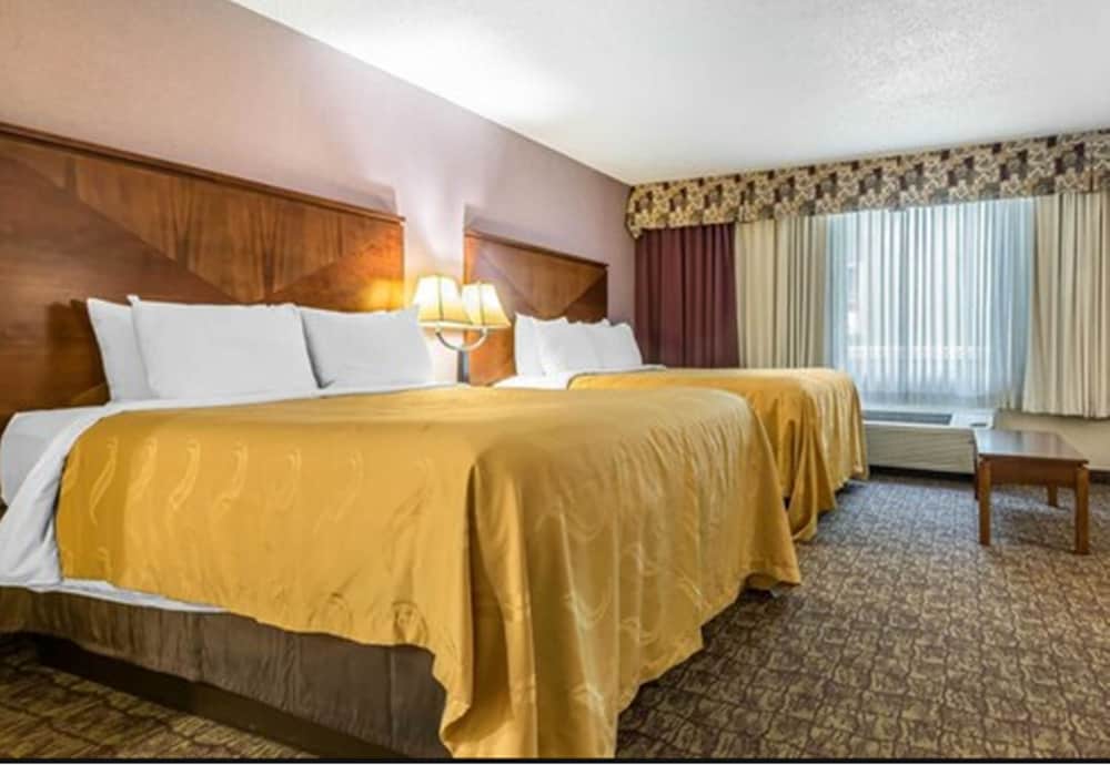 Hotel Hamburg NY 15/55