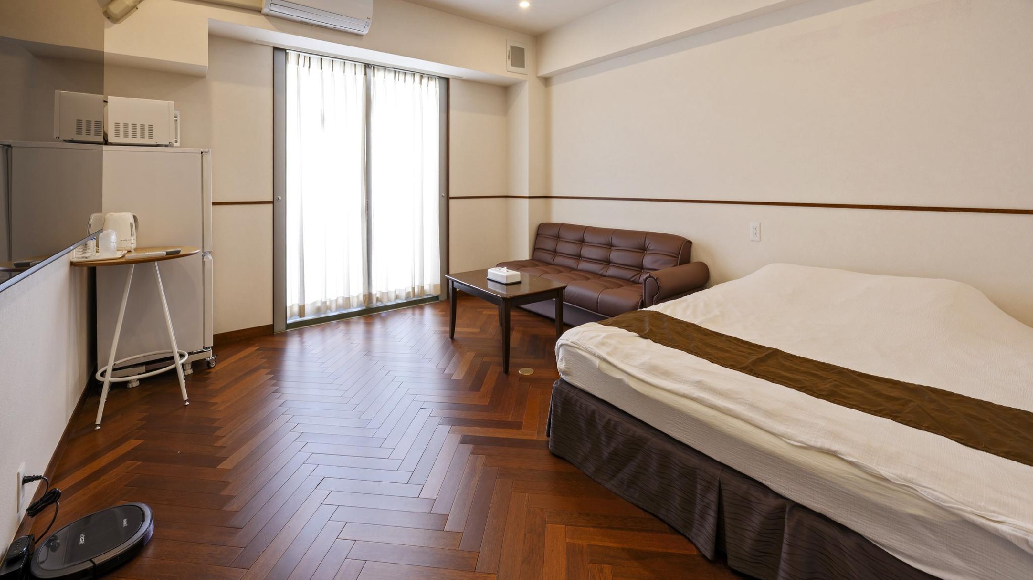 Theater, Double Bed