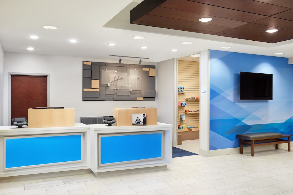Holiday Inn Express Hotel And Suites Greenwood 6/66