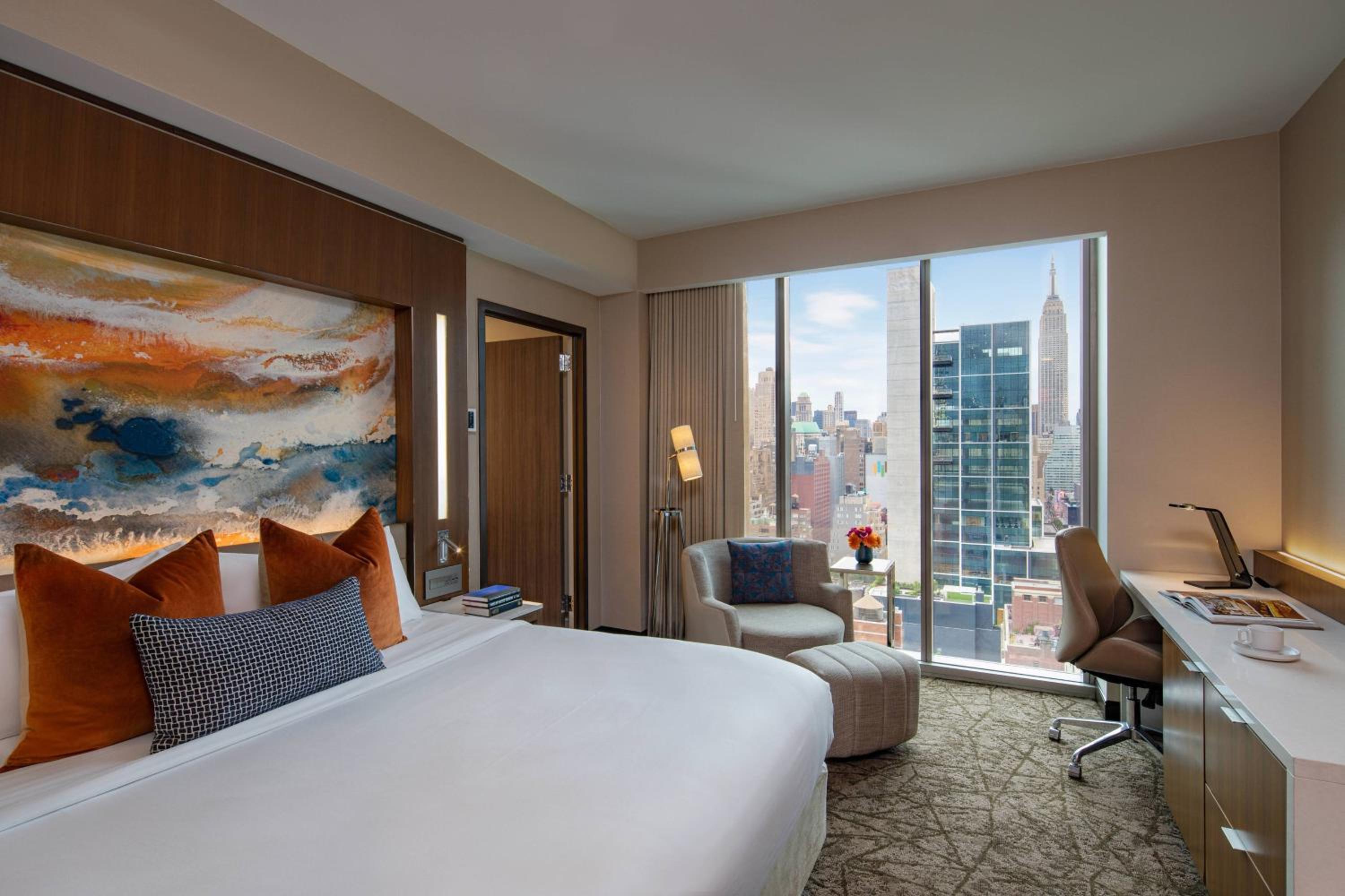 Room, King Bed, Empire Building View, High Floor