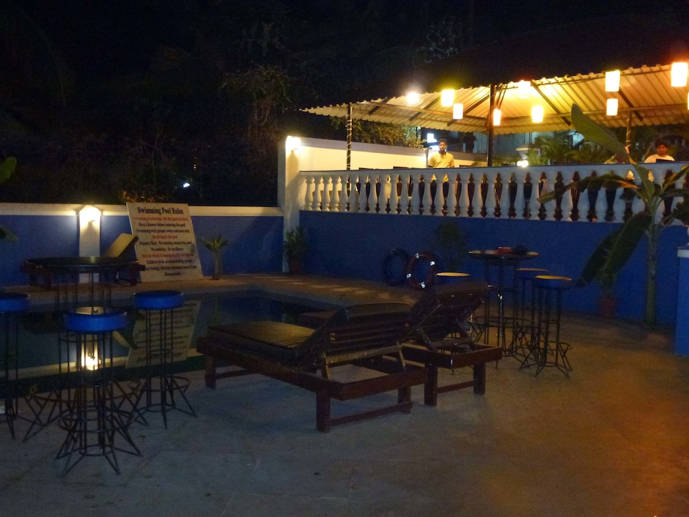 MAYFLOWER BEACH RESORT 44/50