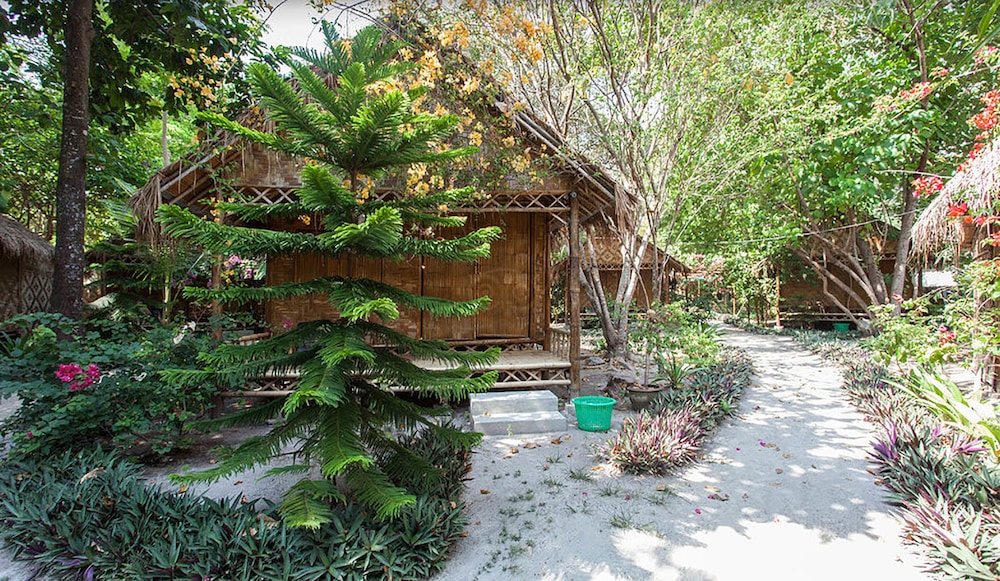 Green View Beach Resort 7/73