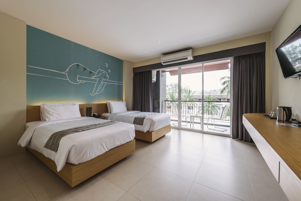 DELUXE, TWIN BEDS, BALCONY