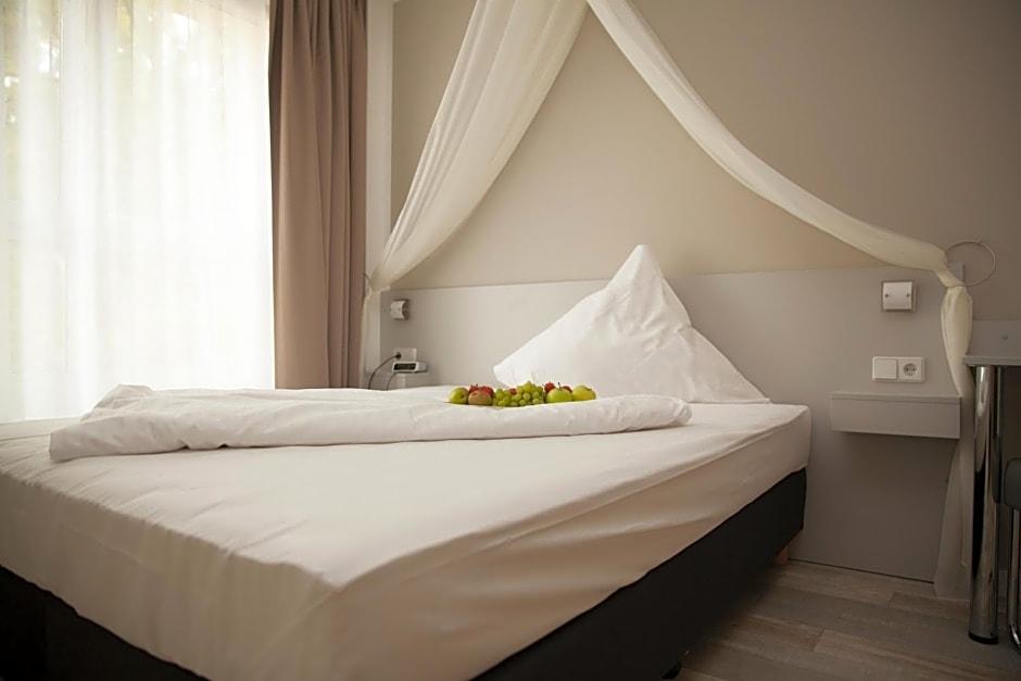 Hotel Kiez Pension Berlin 4/23