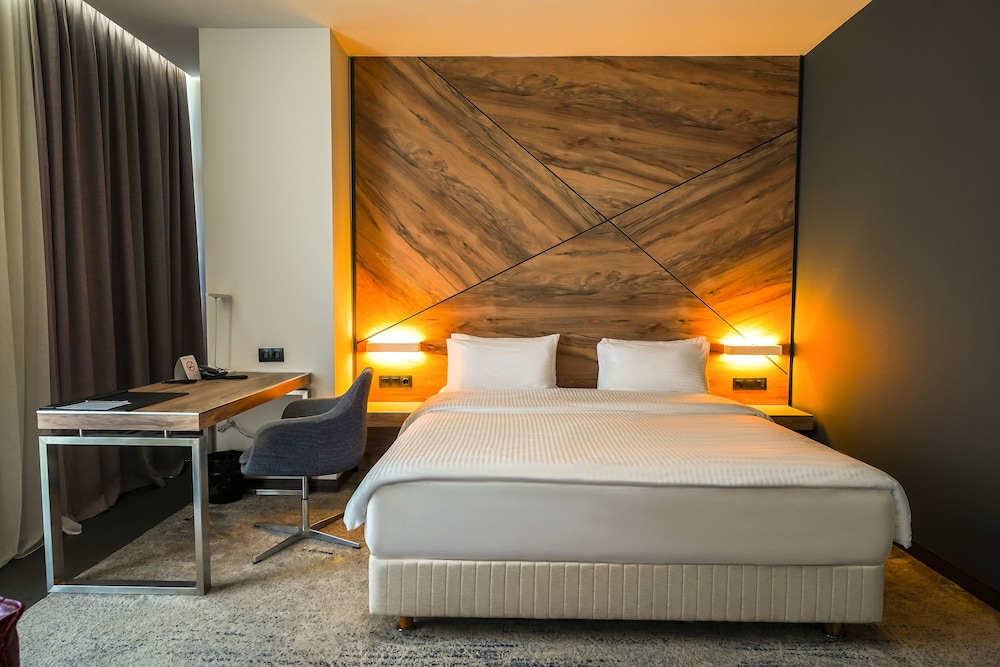 Messier 53 Hotel Yerevan 14/50