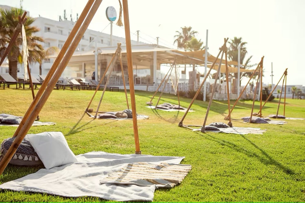 Piere Anne Beach Hotel 42/47