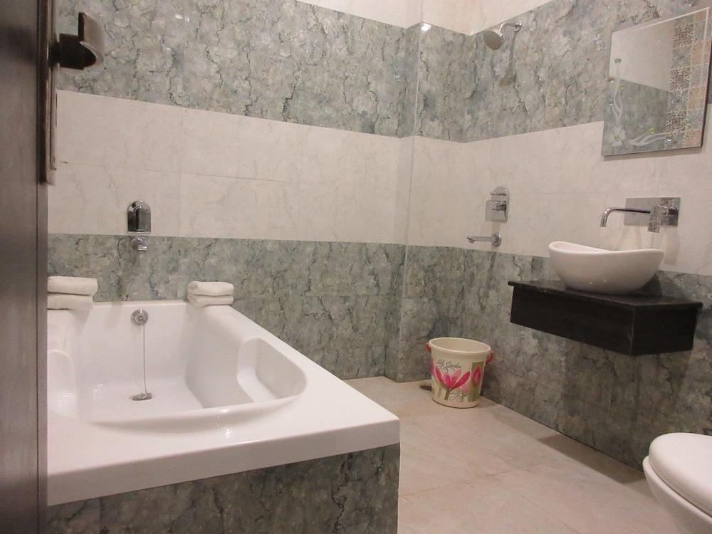 HOTEL RIYA PALACE 45/50