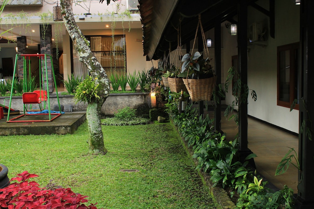 Hotel Sriti 57/57