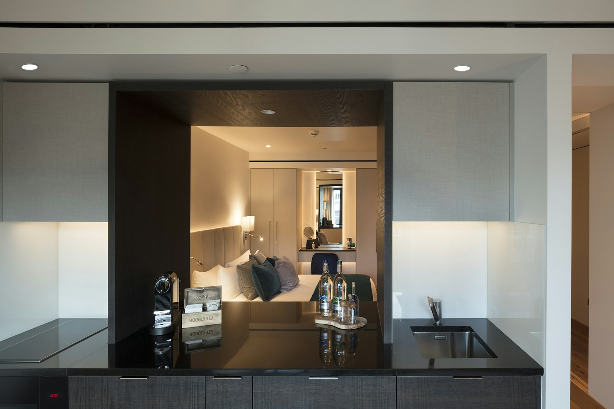 Tower Suites by Blue Orchid 8/40