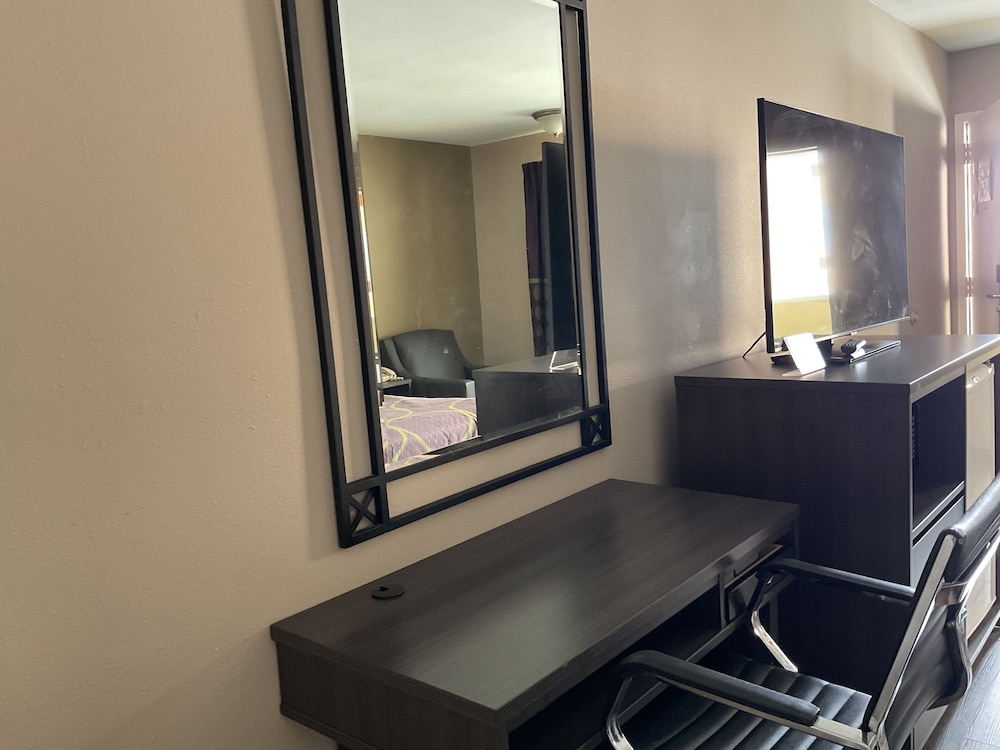 Super 8 by Wyndham Chattanooga/East Ridge 53/53