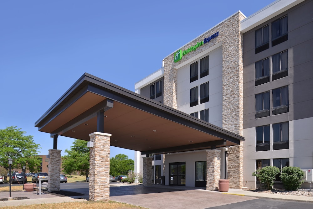 Holiday Inn Express Rochester University Area 1/48
