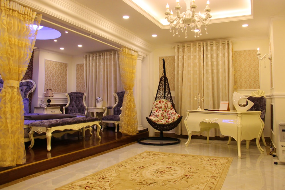 Royal Hotel Dalat 13/57