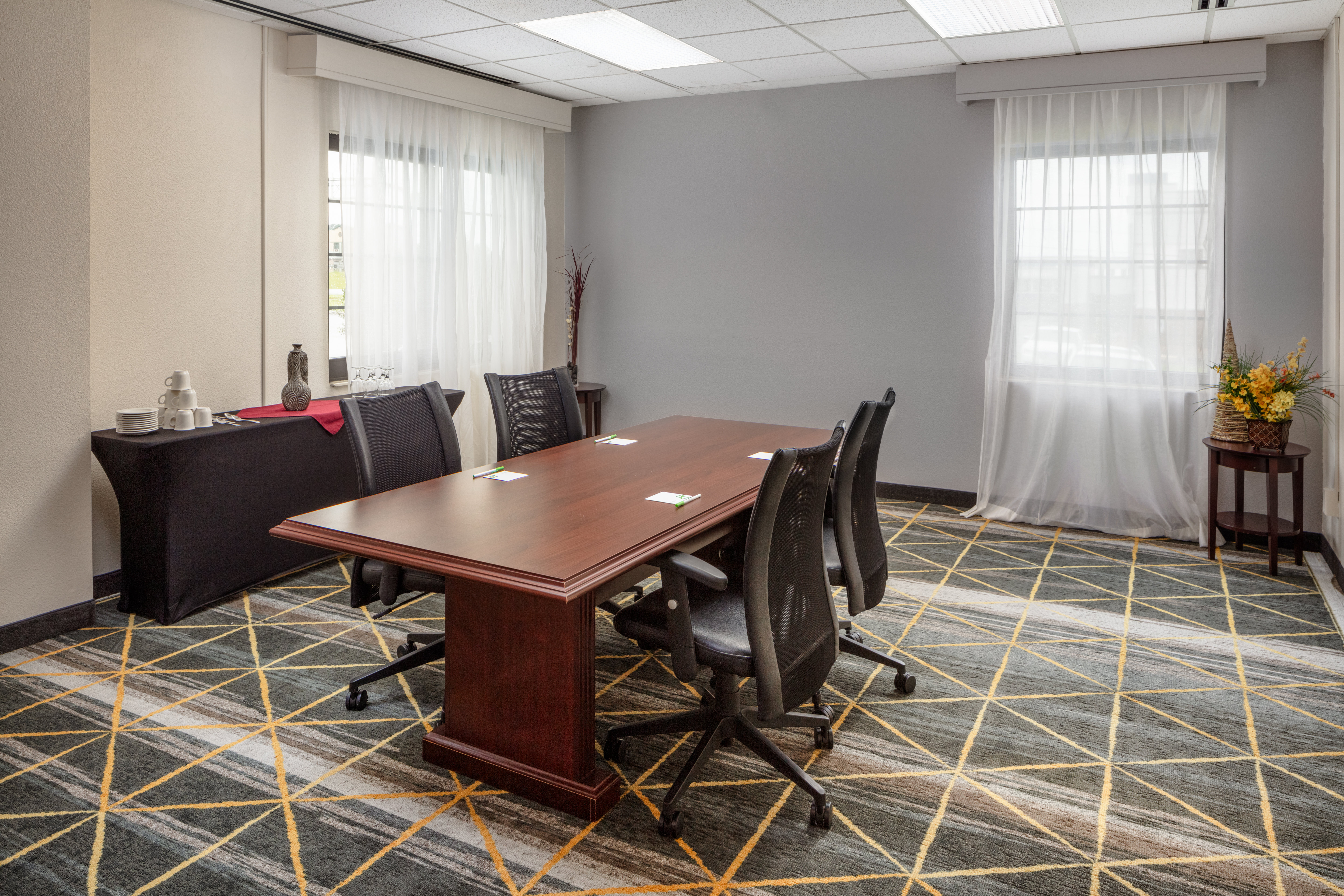 Holiday Inn Hotel And Suites Springfield I 44 70/77