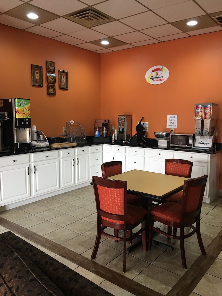 Super 8 By Wyndham Longview/North 27/42