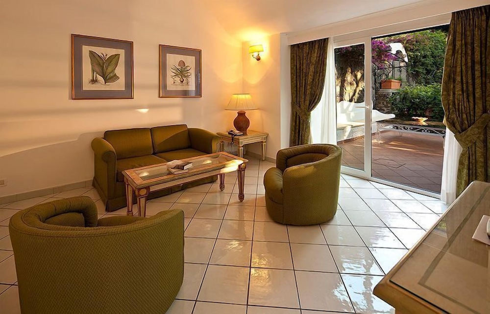 GRAND HOTEL IL MORESCO 53/72