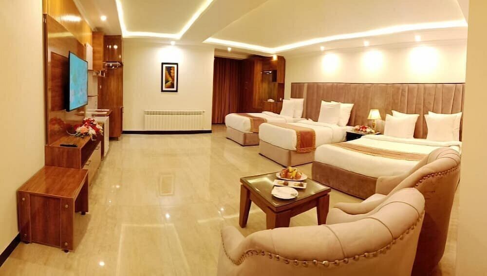 Faletti's Grand Hotel Murree 38/68