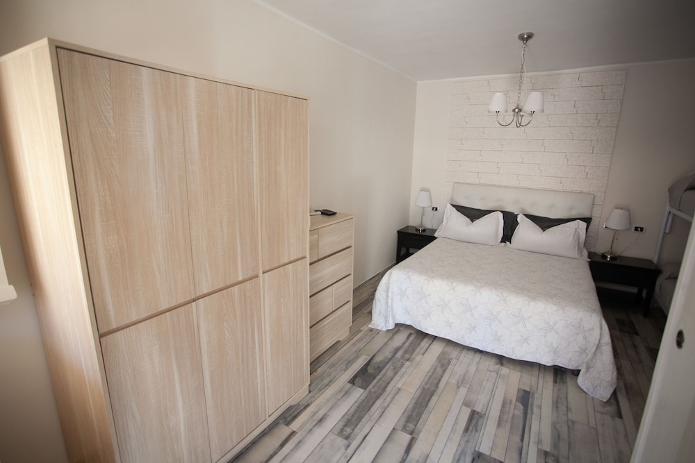 OLDWELL HOTEL 9/50