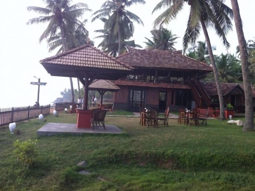 Blue Water Beach Resort 22/23