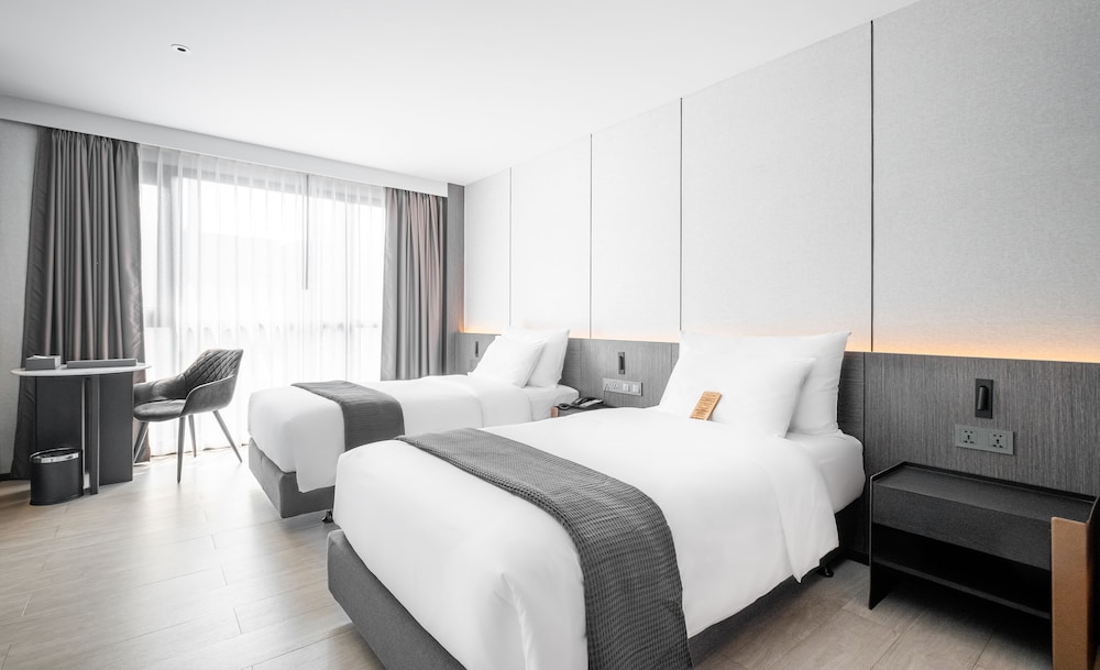 SUPERIOR, TWIN BEDS