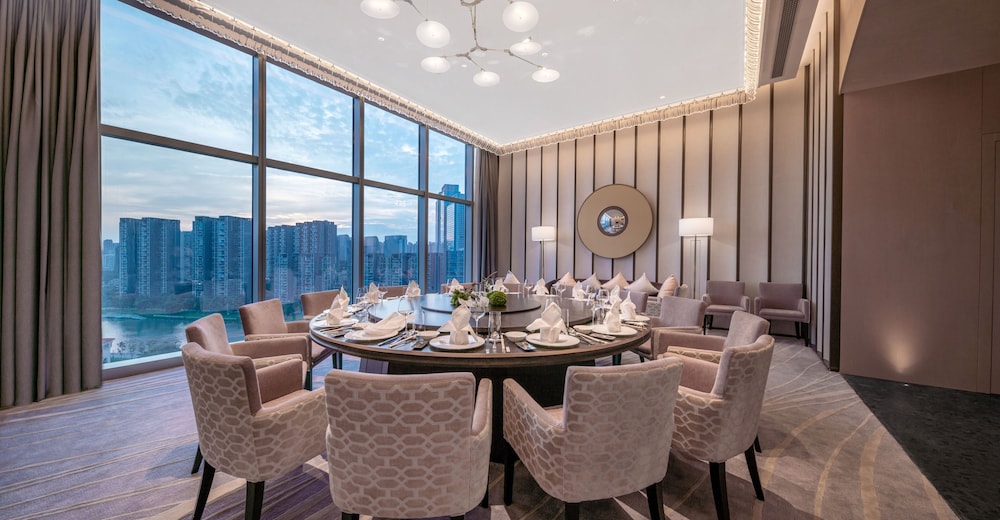 Grand Bay Hotel Chengdu 33/50
