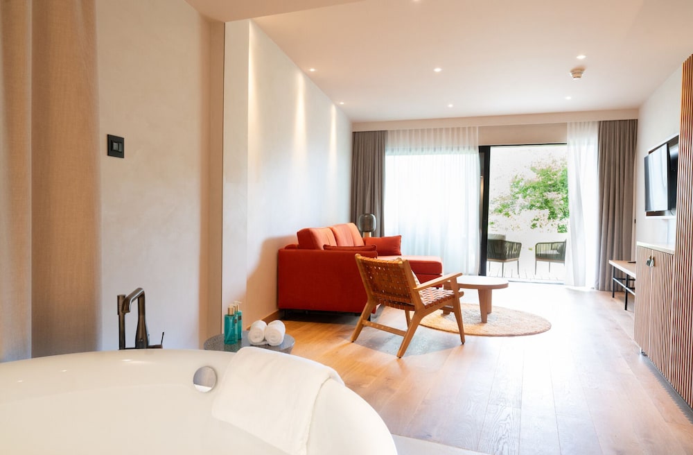 Wellness, Suite, King Bed, Nature View