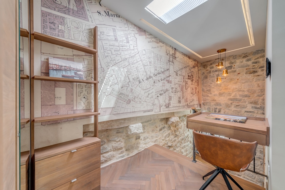 Split Palace Luxury Retreat 34/34