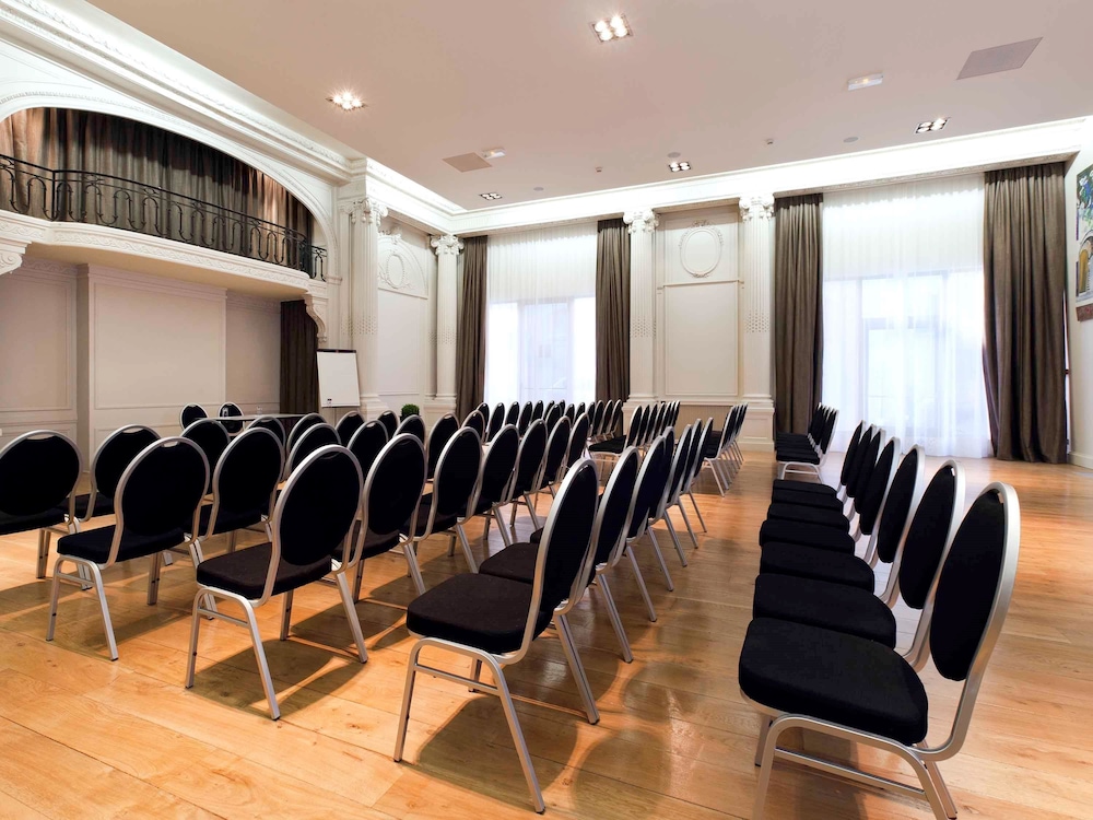 Mercure Lille Roubaix Grand Hotel 67/72