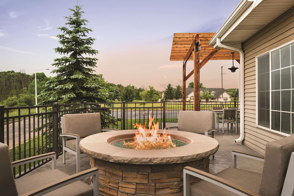 Country Inn Suites By Radisson West Bend Wi 44/58