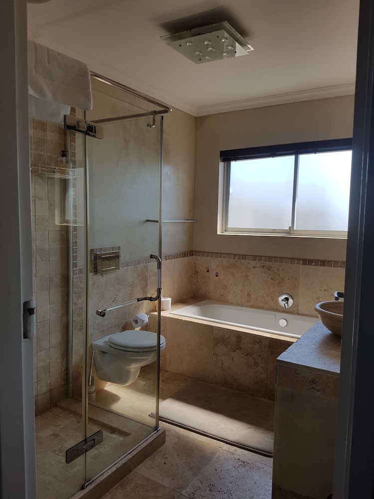 Melkbosch Guesthouse 47/50