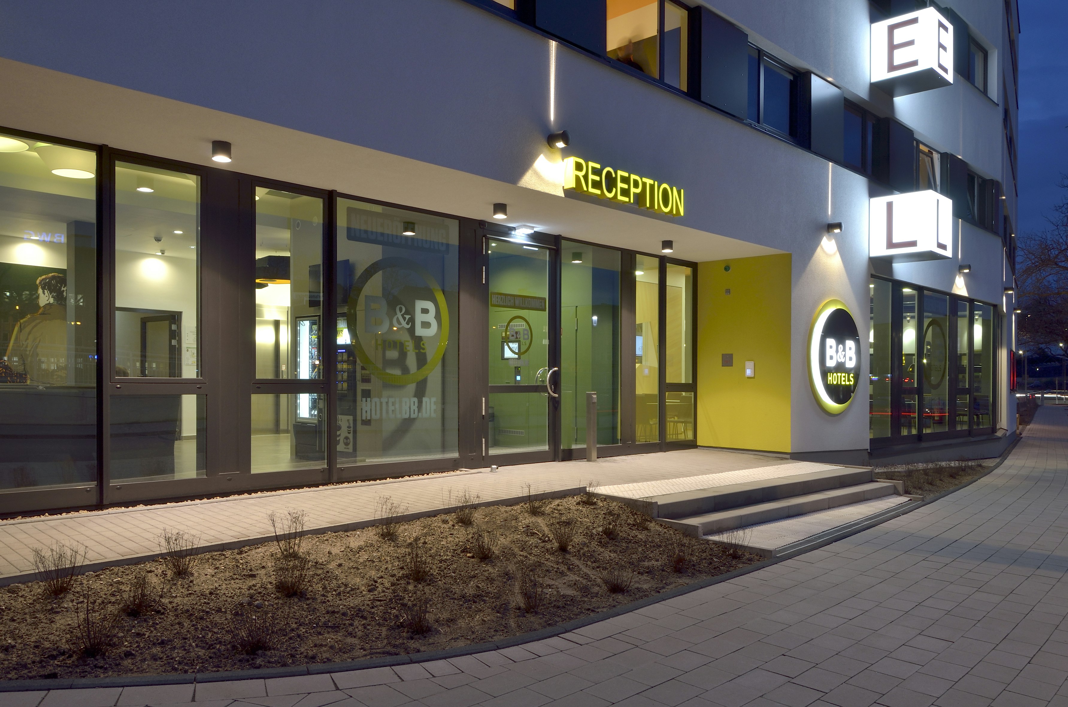 B&B HOTEL Duisburg Hbf Sud 22/25