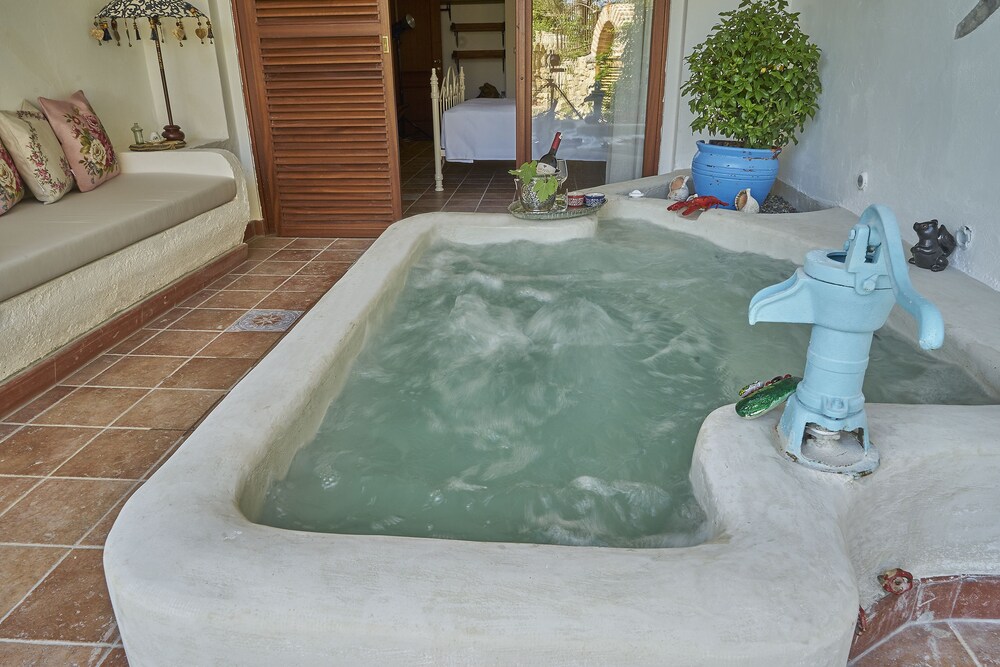 Villa Taraca Alacati Romantik Hotel 23/50