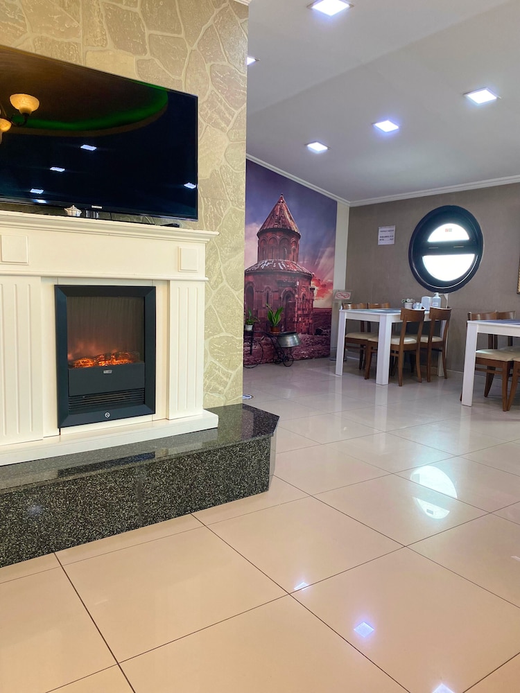 Kent Ani Hotel 28/33