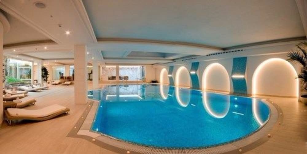 swimming pool spa