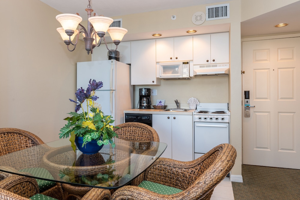 Lover's Key Resort by Check-In Vacation Rentals 12/70