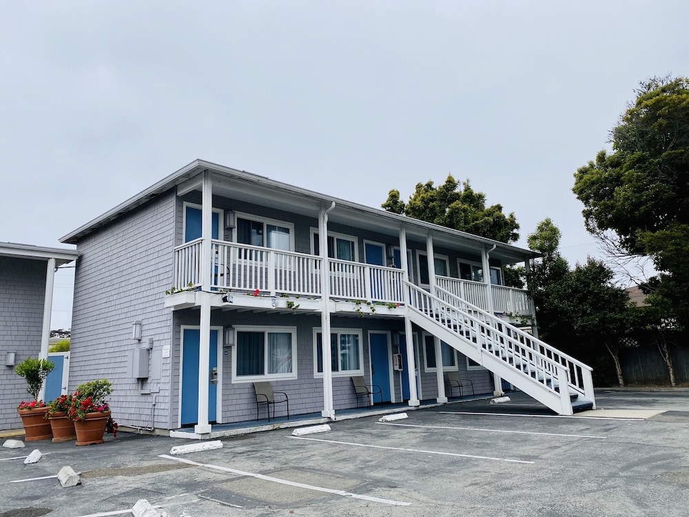 Monterey Bay Lodge 6/71