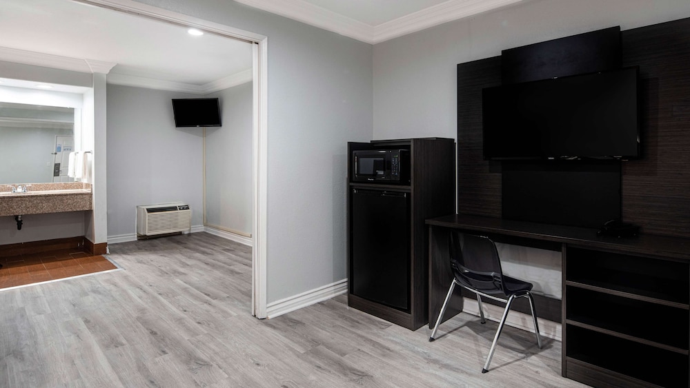 Motel6 Anaheim, CA - Convention Center 33/48