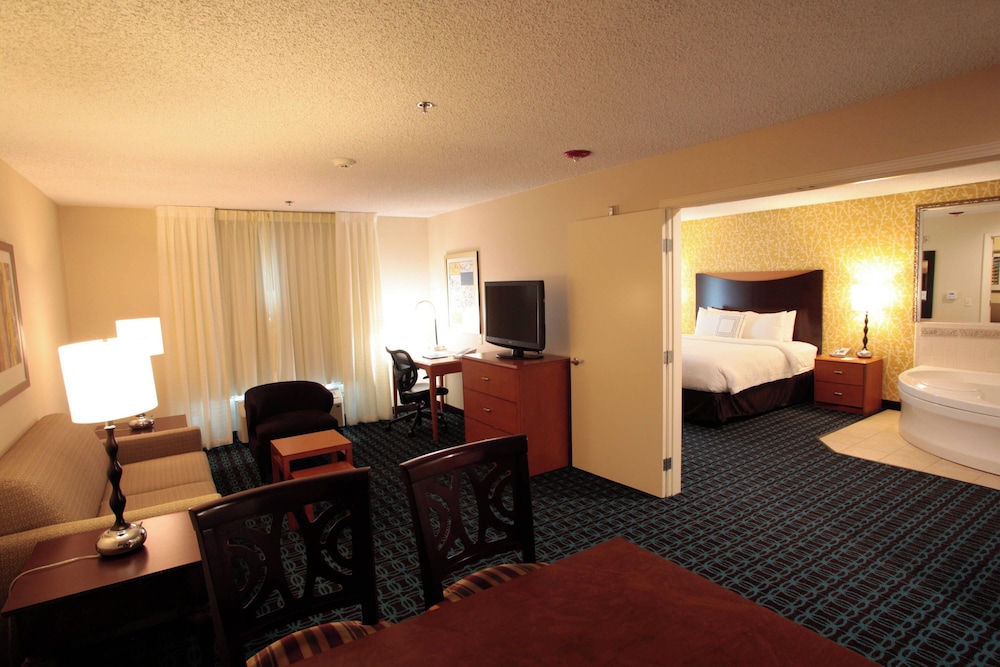 Fairfield Inn Suites By Marriott Oakland Hayward 30/48