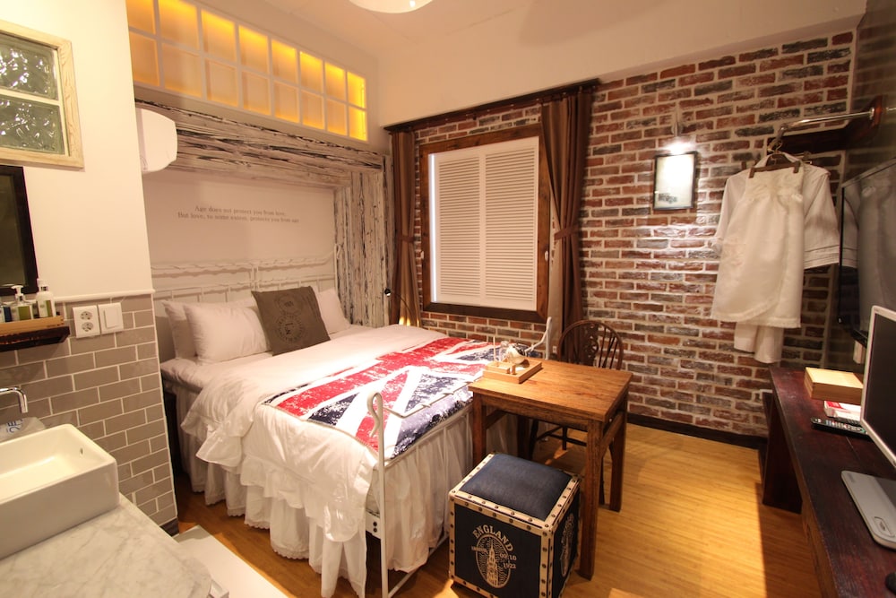 February Hotel Hwanggeum 39/93