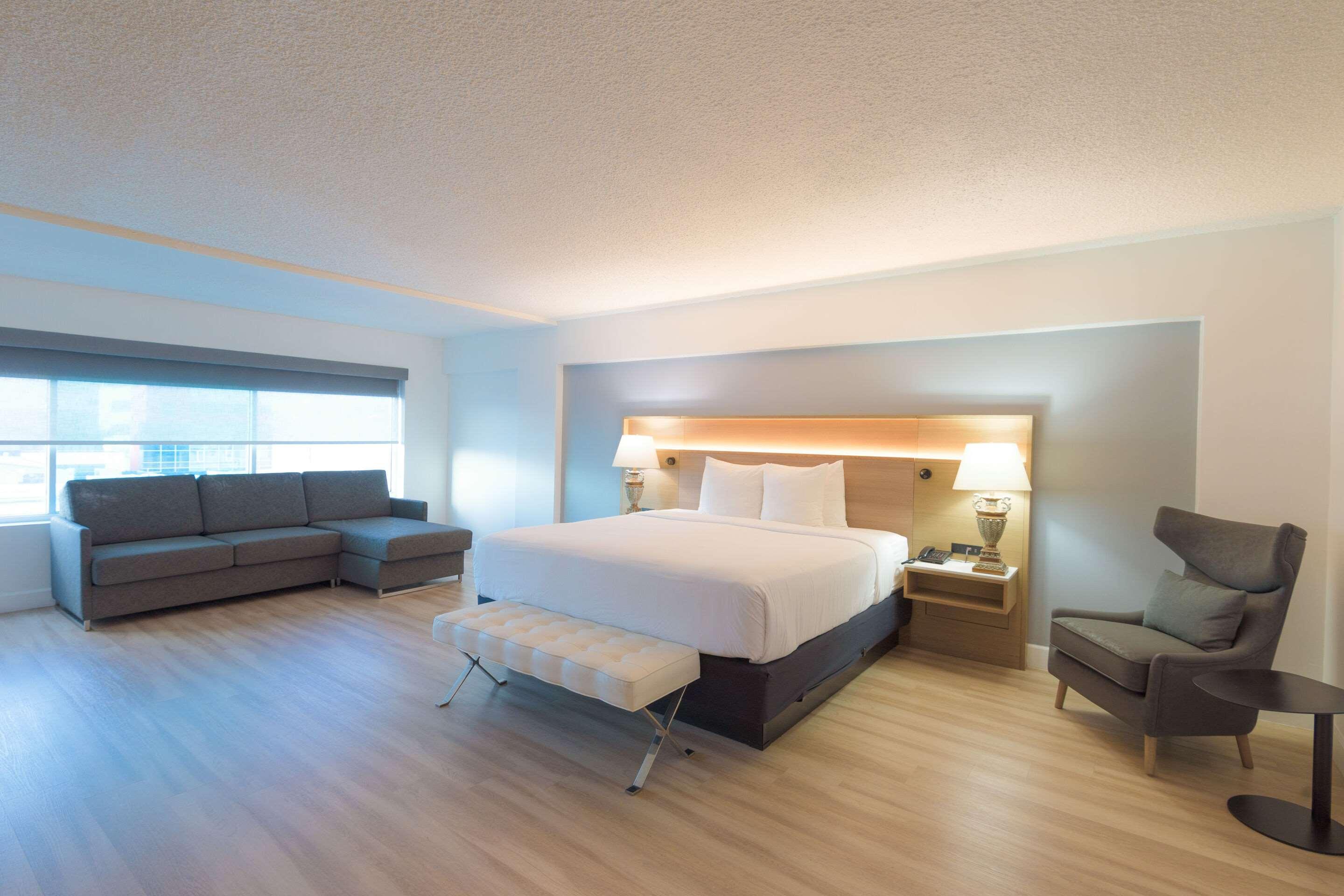 جناح بسرير كينج، Radisson Hotel Trinidad 2/4