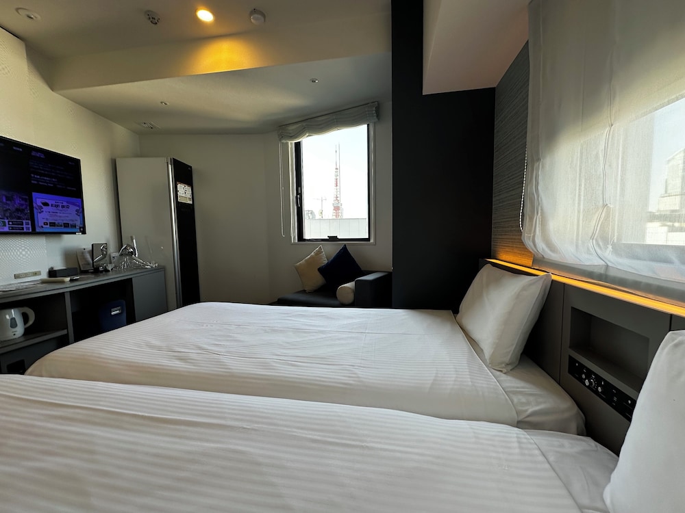 ROOM, TWIN BEDS, TOWER VIEW