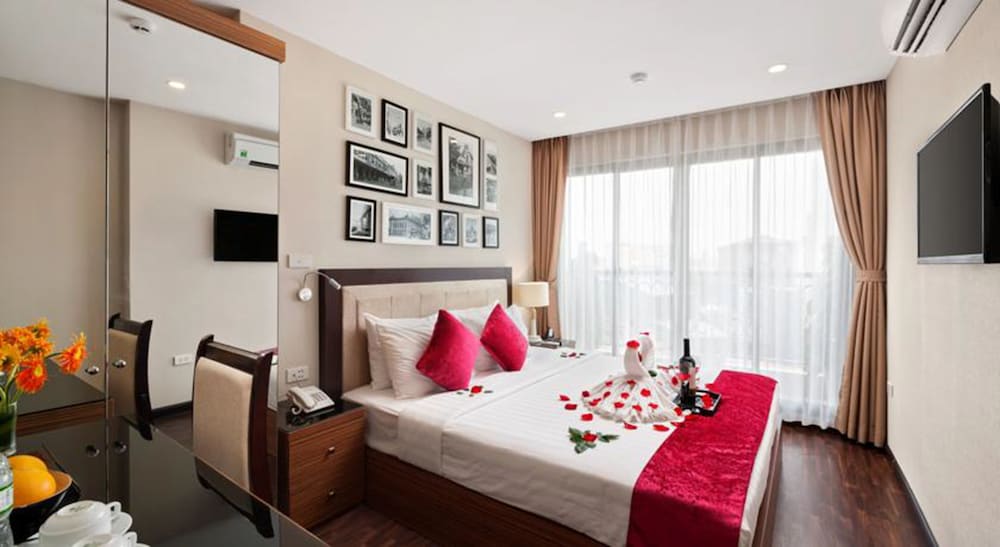Golden Moon Suite Hotel 17/62