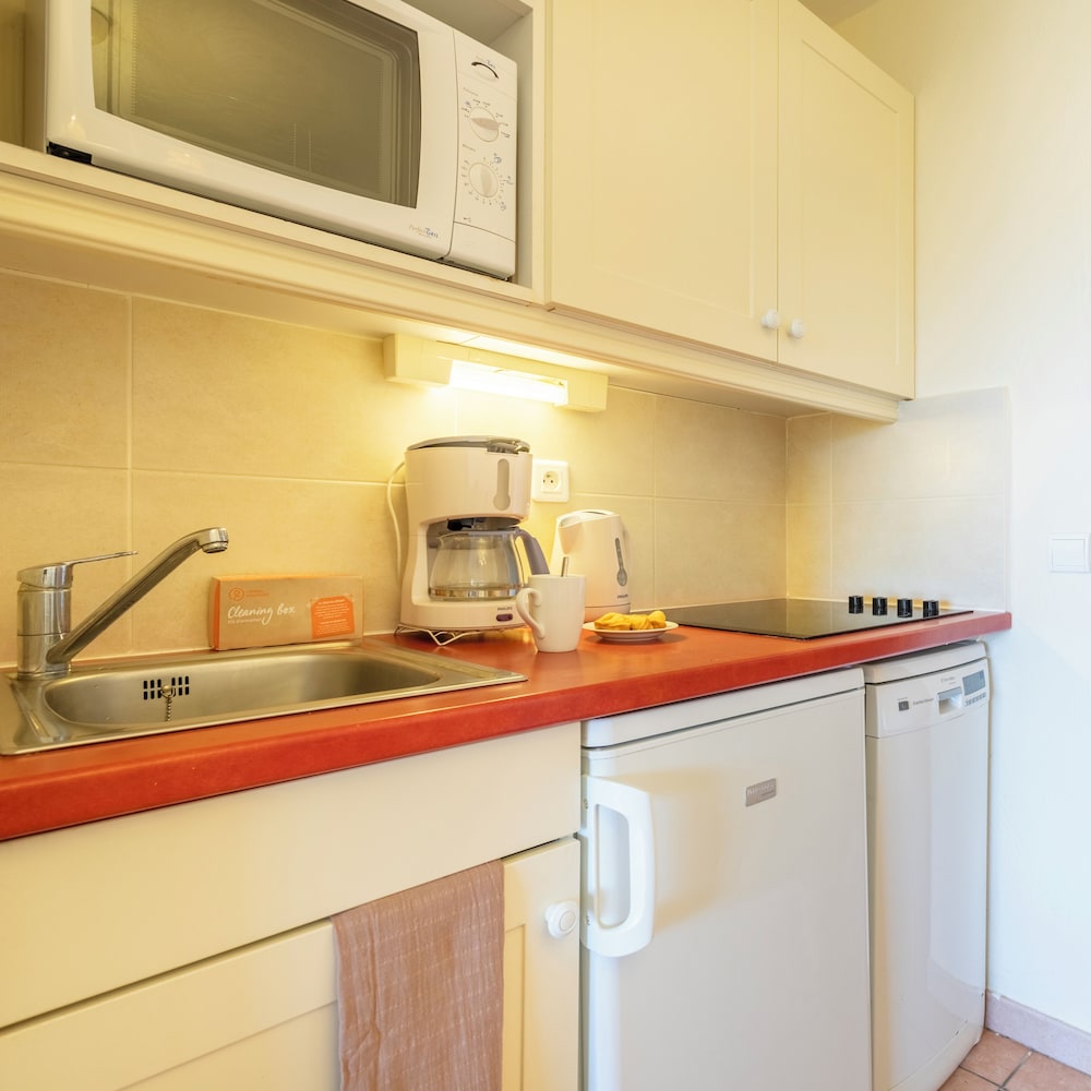 Studio, Alcove, Balcony or Terrace