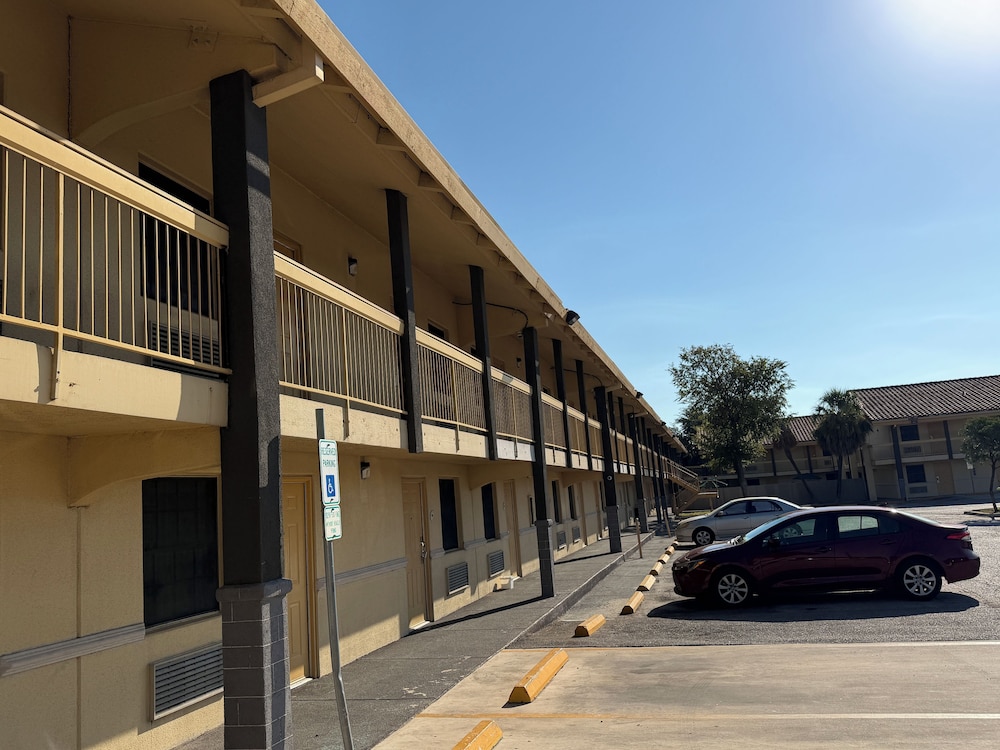 Garden inn and suites san antonio l 35 32/36