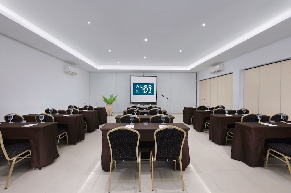 Hotel Algoritma 46/51
