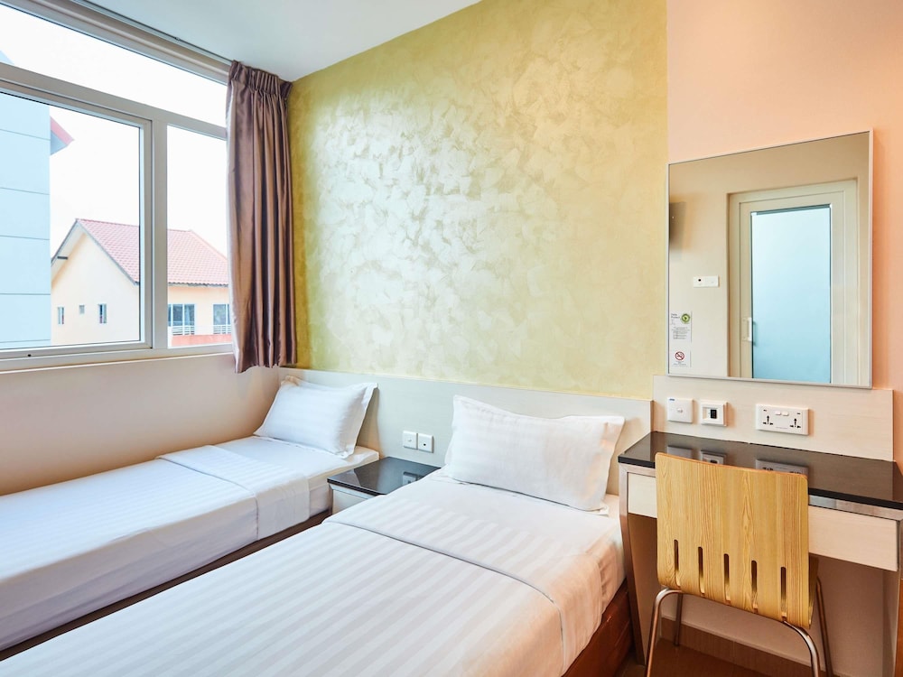Ibis Budget Singapore West Coast 23/63