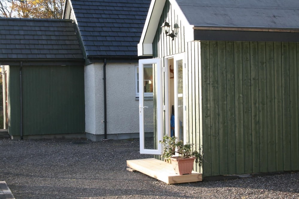 Bcc Loch Ness Hostel 40/42
