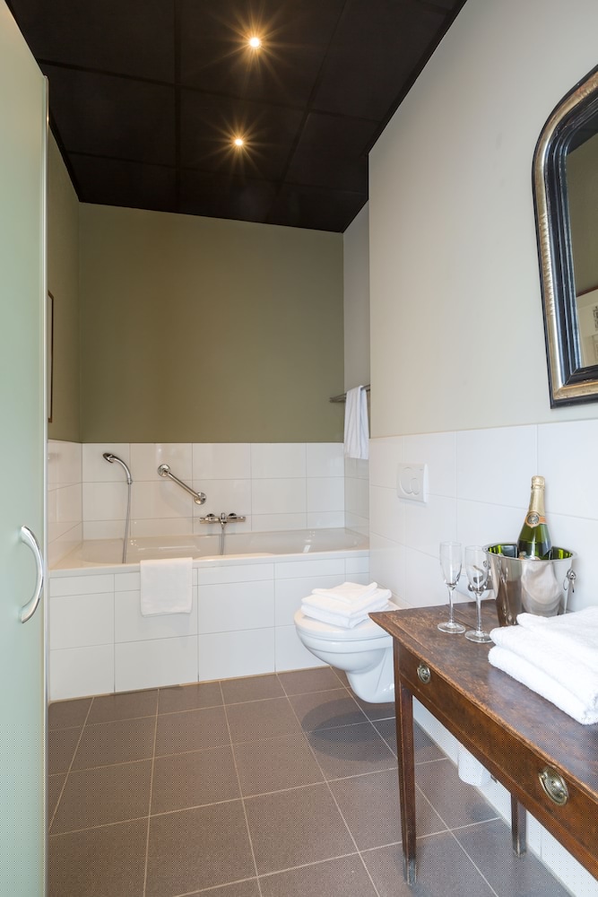 Boutique Hotel Lumiere 6/28