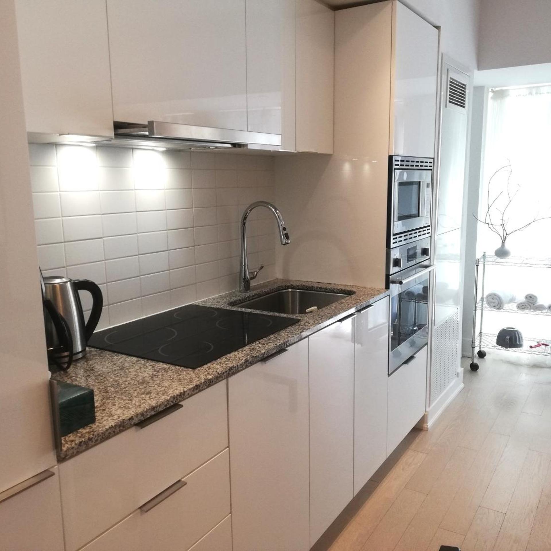 Stylish Downtown Toronto Residential Hotel 9/50
